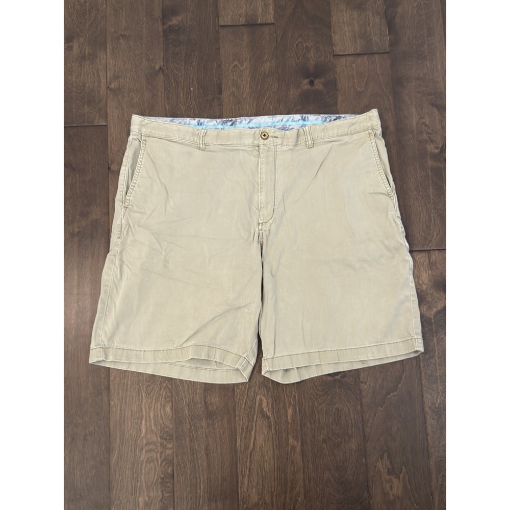 Tommy Bahama Mens Beige Chino Relax Shorts Size 42LG Swordfish Logo 10" Inseam
